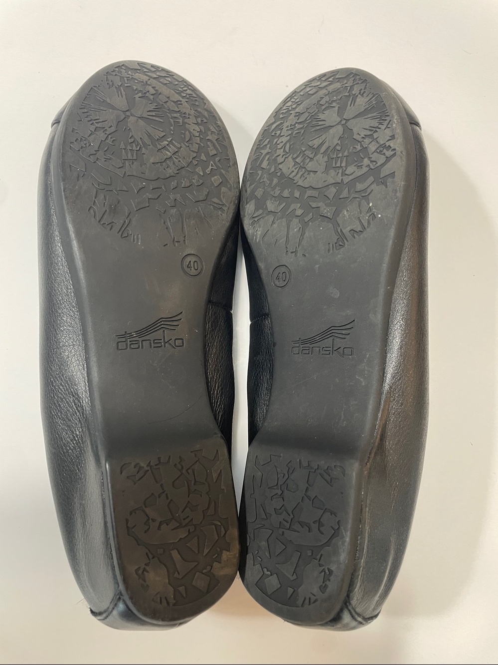 Dansko Lisanne Milled Nappa Leather Cap Toe Ballet Flats in size 40 (9) - Picture 3 of 6